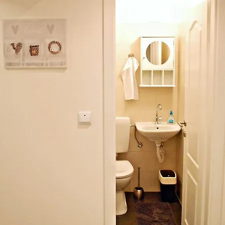 Viktorija Apartment *